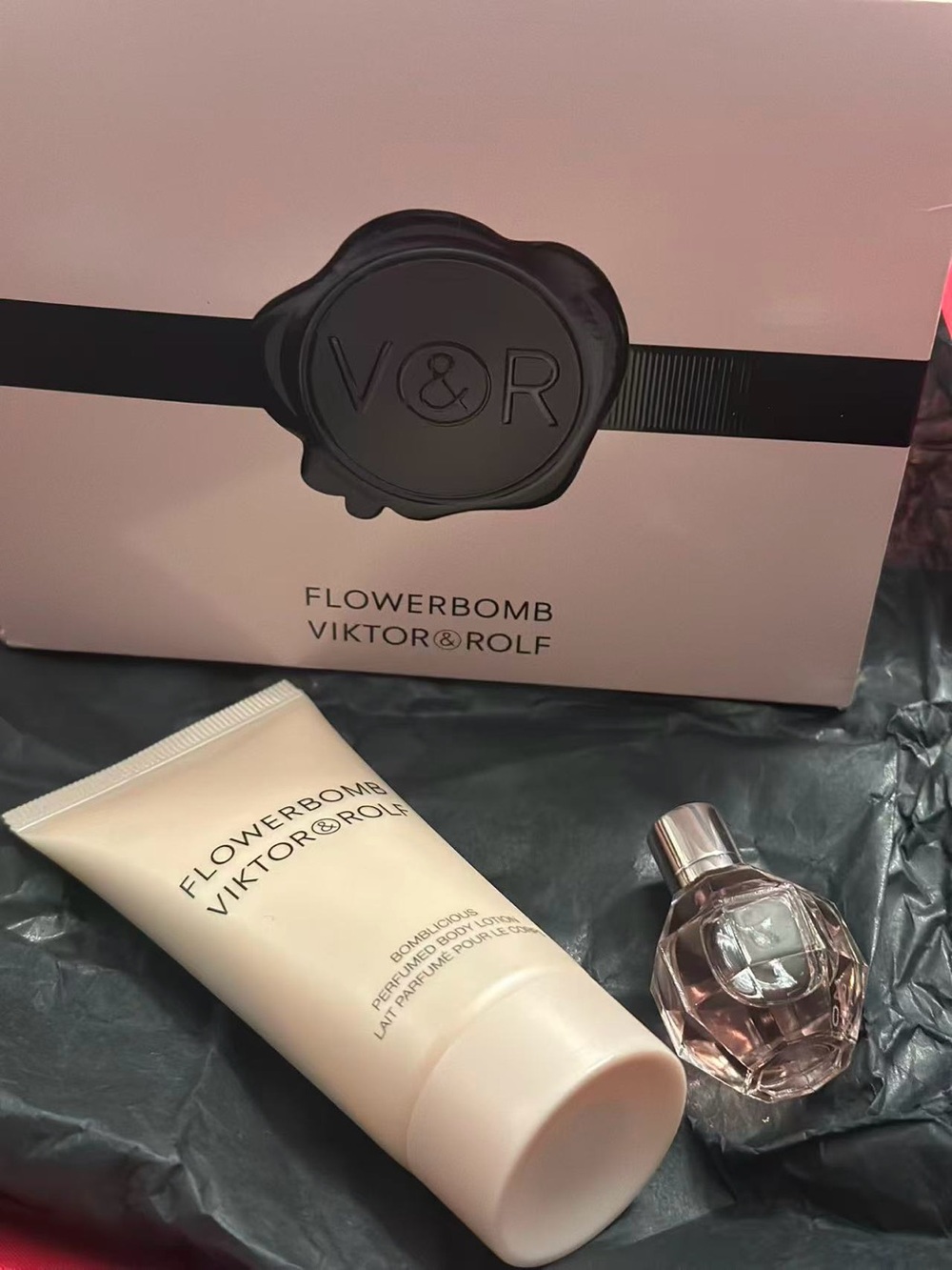 Viktor & Rolf Flowerbomb Pink Gift Box